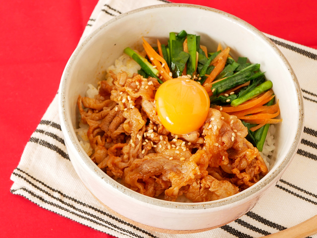 ランチにも♪豚肉とレタスを使った丼ぶりのおすすめレシピ7選の人気レシピ・作り方デリッシュキッチン