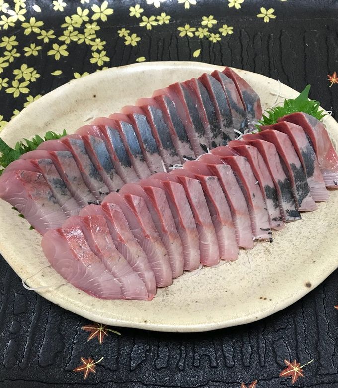 今日の一品 刺身二点盛り コチの削ぎ切りとイワシのたたきじょうたろ