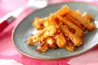 母の味、モロッコいんげんのバター醤油炒め 甘じょっぱく、香ばしく炒めたモロッコいんげんはご飯やお酒が進む一品。焦がす程度まで炒めると、香ばしさが出て、すっごくおいしくなります。 モロッコいんげんは固めよりも、クタクタになってるほうがおいしい😋と思ってる