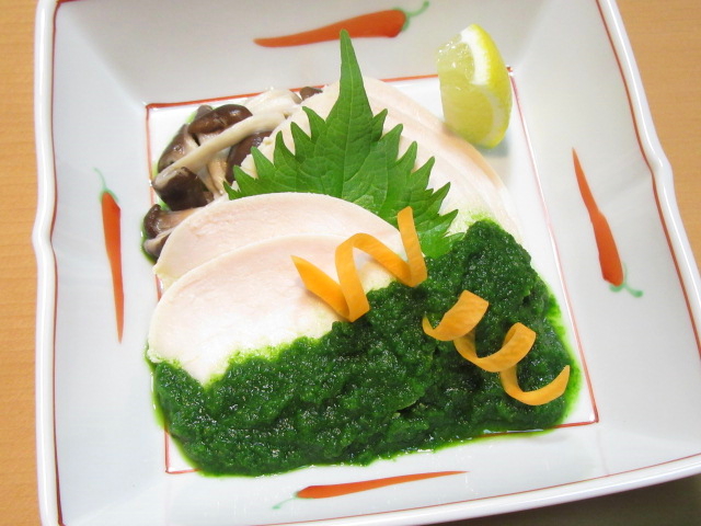 やってみて 片栗粉をまぶしてゆでれば鶏むね肉が超絶やわらかに。筋肉料理人の「鶏むね肉の水晶鶏」 - メシ通ホットペッパーグルメ