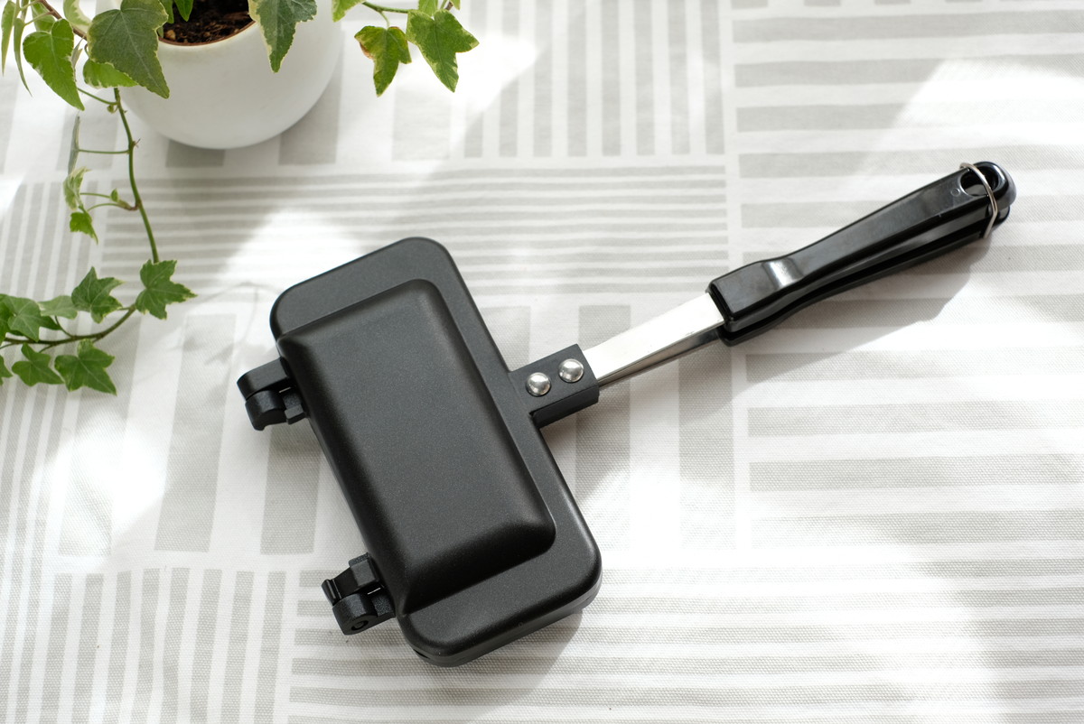 キャンドゥ「ホットサンドメーカー」＊罪悪感少なめの1枚焼きタイプ！格安でコスパも最強♪ : ＊ゆるーくおうちのことを考えるブログ＊ Poweredby ライブドアブログ