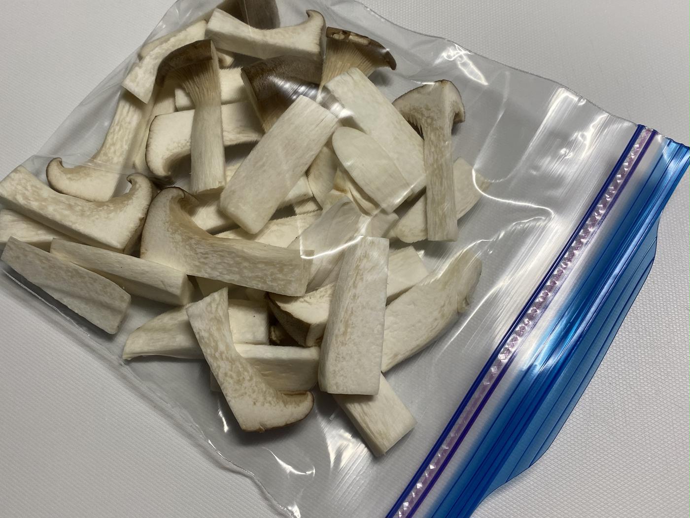 お弁当やおつまみにも！コスパ抜群の「きのこ」で作り置きレシピサイトNadia