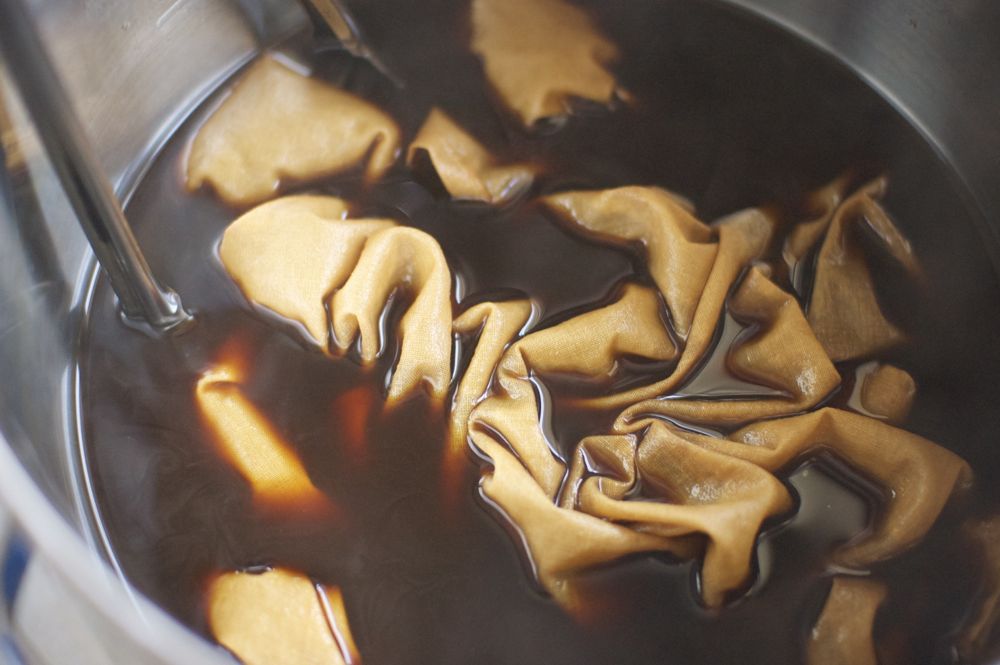 コーヒー染めは自宅でもできる？やり方やアイデア、コツなどを紹介！豆知識コーヒーを知る・楽しむキーコーヒー株式会社キーコーヒー 株式会社