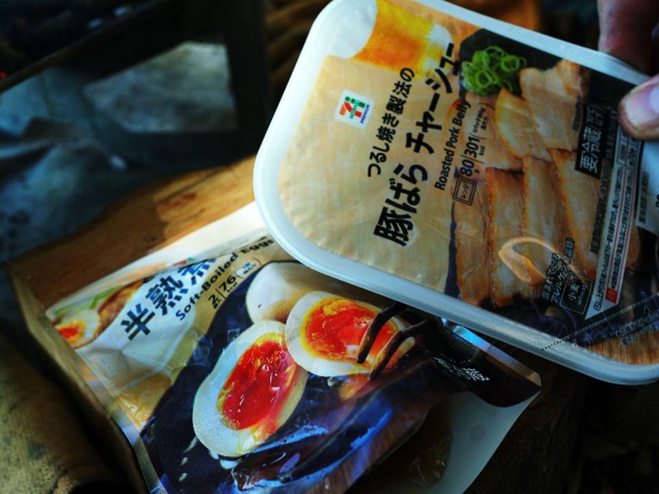 ソロキャンプの食事 - 野外で簡単に作る時短料理のバリエーションについて