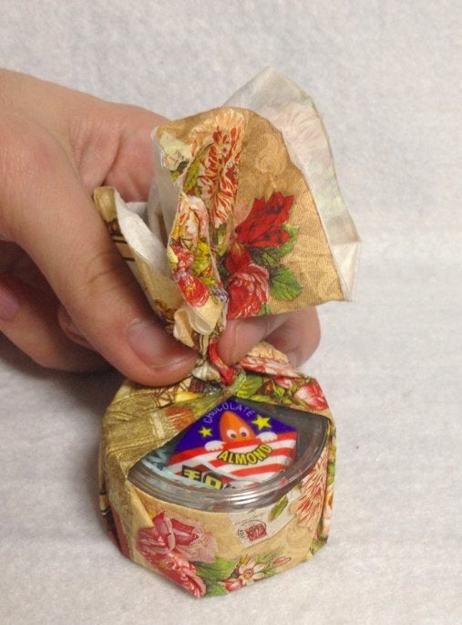 楽天市場 マスキングテープ mt 駄菓子 チロルチョコパターン 15mm×3mマステ カモ井 カモ井加工紙 貼ってはがせる シール ステッカーエムティー ラッピング 手帳 デコレーション アレンジ おしゃれ 文房具 リメイク 手帳デコ ノート39ショップ: インテリア