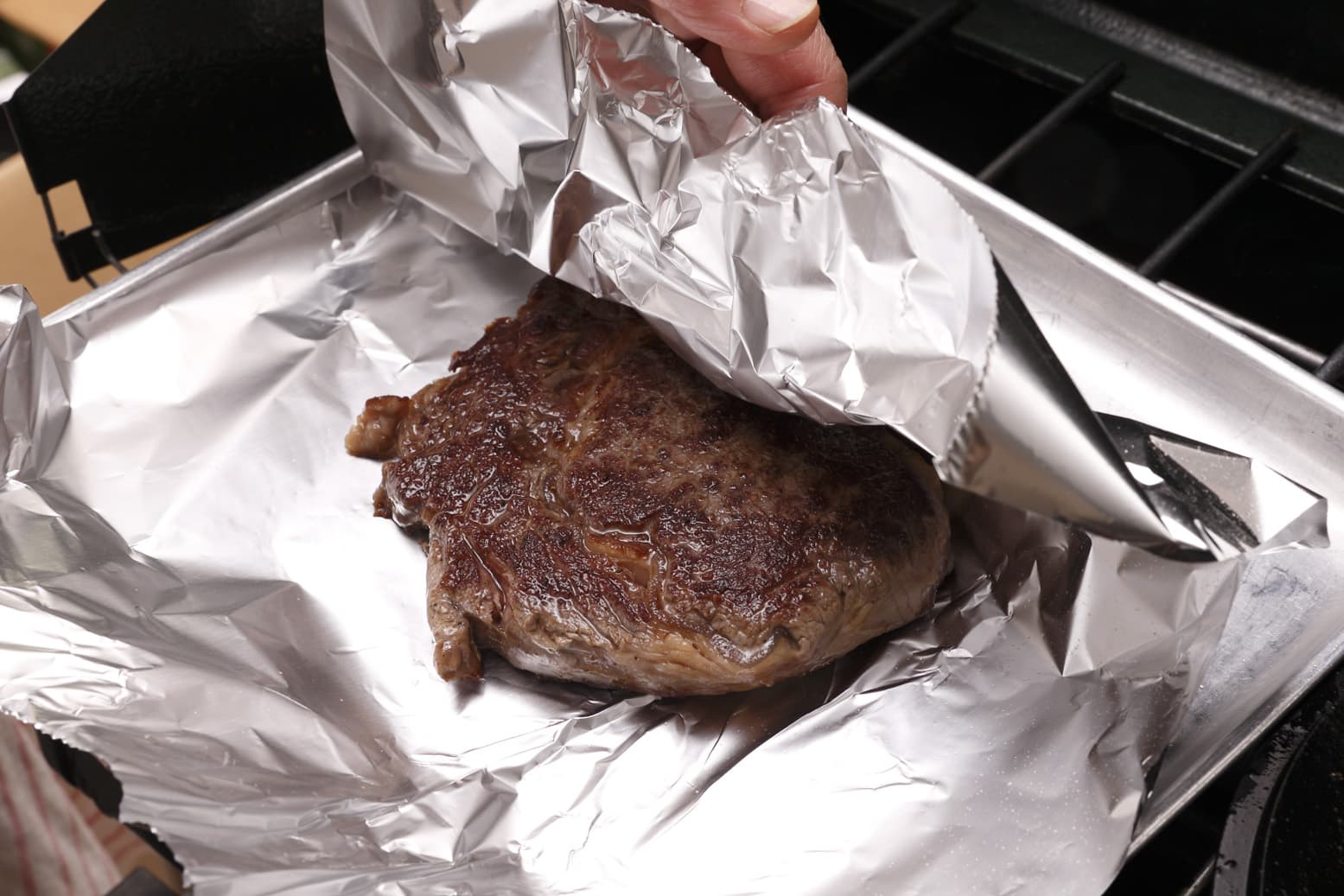 キャンプやバーベキューでステーキを絶品に仕上げる！ 「アルミホイル」を使った究極の焼き方を伝授 3ページ目-ハピキャンキャンプ・アウトドア情報メディア