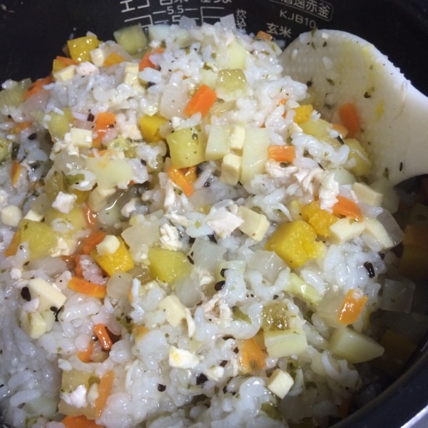 離乳食のアレンジレシピ＞ほうれんそう・じゃがいもの鶏そぼろおじや＋豆乳・麩坂ノ途中100年先もつづく、農業を