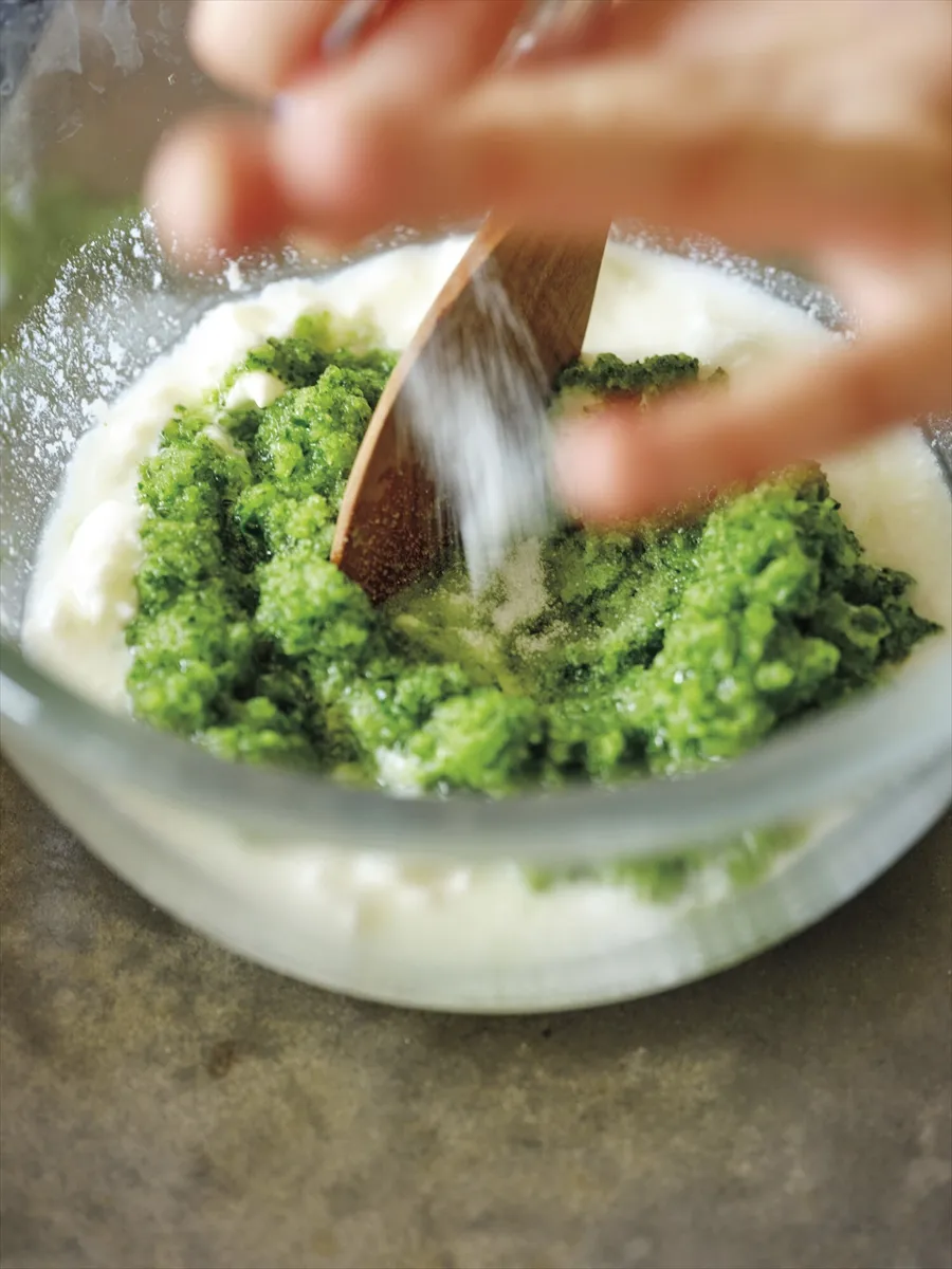 きゅうりとわかめのマヨしらすおろし