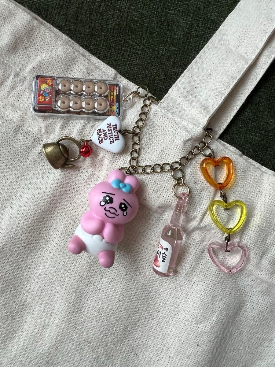 🤍 じゃらじゃらキーホルダー🍭 . 📍次の出店 5 3.4.5 くぬぎの丘マルシェ @kunuginooka_marche .キッズワークショップ親子ワークショップカラビナキーホルダーキーリングじゃらじゃらキーホルダーキーホルダー作り