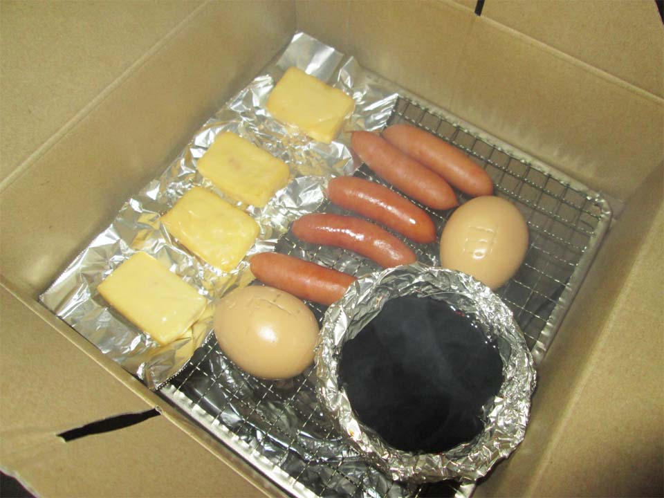 本当にできる?ダイソーの110円ダンボール燻製器で「味玉」「タコ」「ベーコン」いろいろ燻製してみた! koeda'sファミリーキャンプ-エキスパート - Yahoo!ニュース