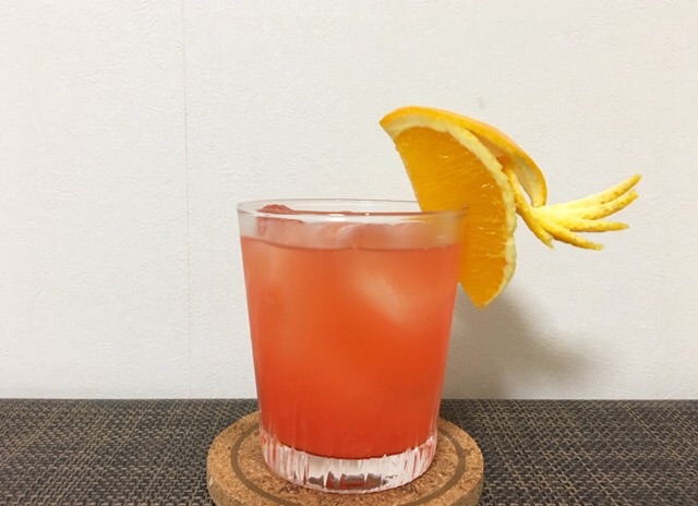 Bar - ヴェネチアン サンセット グラッパ、オレンジジュースのショートカクテル。Facebook