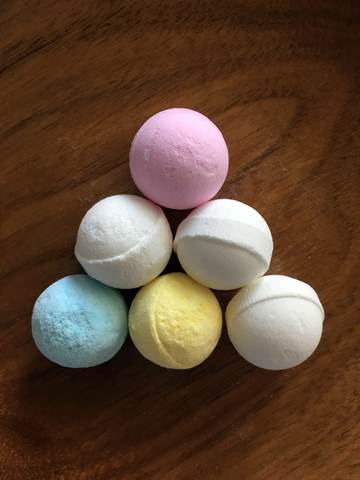 ラムネ菓子」定番5ブランドをプロが食べ比べ! 清涼感の秘密はあの成分にあった - 価格.comマガジン