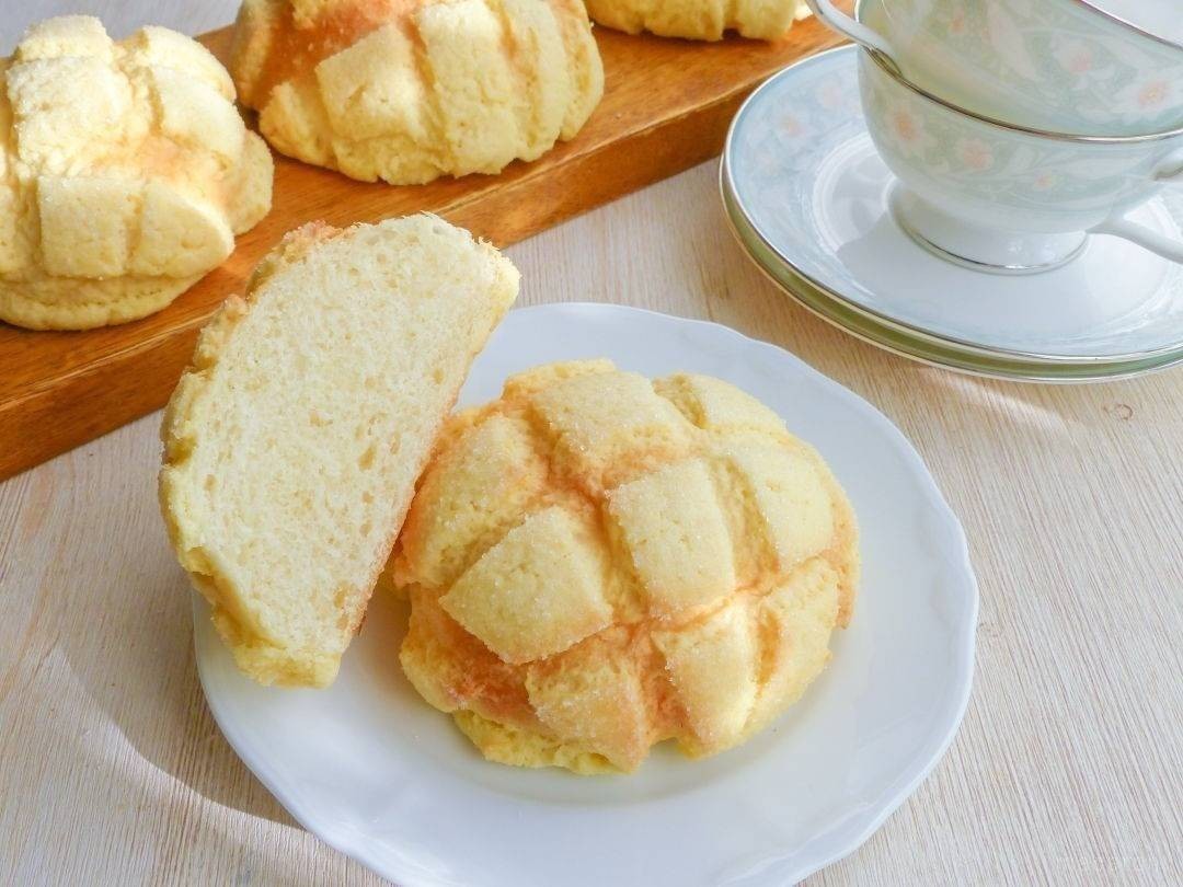 卵1個使い切り♪サクサクふわふわいちごメロンパン