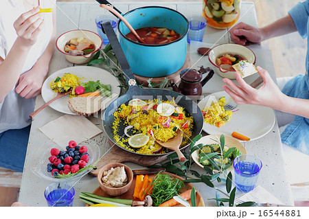 オーガニックフードランチ ホームパーティーの写真素材16544881- PIXTA