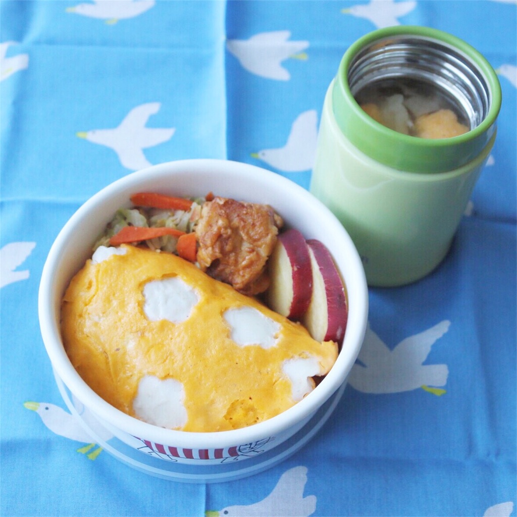 オムライス弁当 見た目も可愛くて食欲をそそるオムライス弁当🥚盛り付けも是非参考にしたいですね◎ 他の投稿もチェック✓→ @oben365美味しそう！と思ったら「❤️」をコメントしてね👏 今回は @sukinamono._.cr さんの投稿をご紹介します✨ ーーーーーー today's