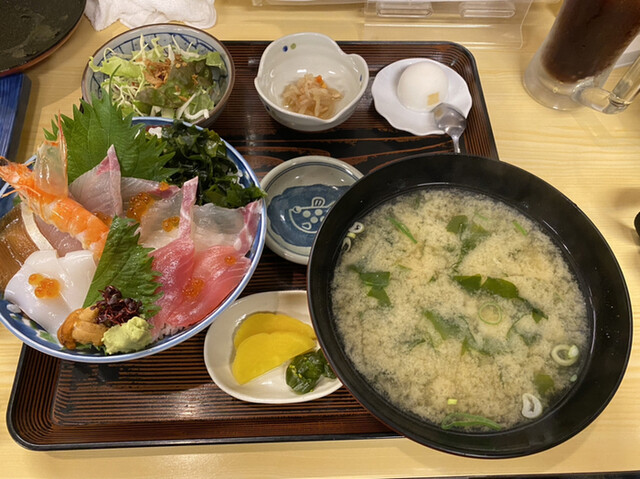 うどんは別腹（でぶ吉）:漁師料理 みき みき丼（海鮮丼）高松市