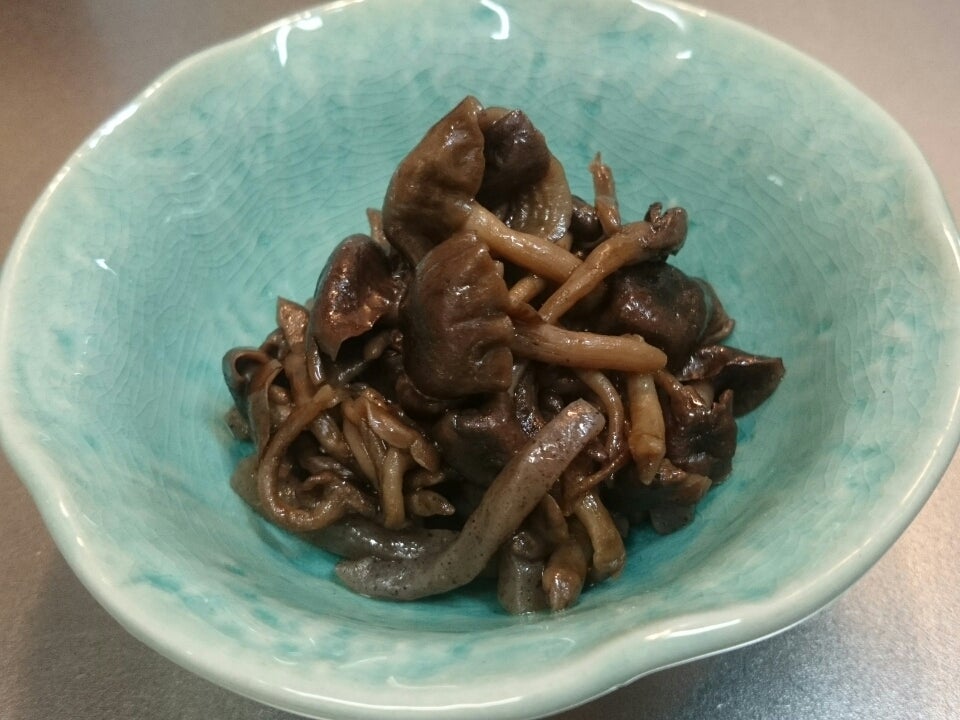 シャカシメジ、昆布のバター醤油炒め・激旨