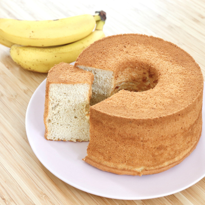 バナナ入りでしっとり食感♡ ホットケーキミックスでバナナケーキ