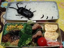 もはや神技！夫への愛が爆発した「猟奇的キャラ弁」が凄まじいクオリティ！ - LOCARI ロカリ