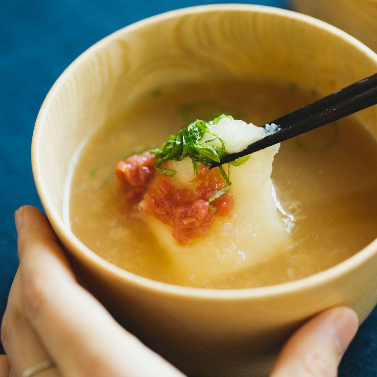 𓊆後悔 ！大根みぞれスープ𓊇,354万回再生の簡単野菜レシピ , 👉@yuri.takeshita.92 ,𓎩︎＿＿＿＿＿＿＿＿＿＿＿＿＿＿, 年末年始必ず後悔すること🥹, 「食べすぎたー！」と💦, そんな翌日は胃腸に優しい,「大根みぞれスープ」がおすすめ✨, しょうがとネギをたっぷり入れて, あつあつで食べると身体が芯からポカポカ👌, 風邪予防にもなるよ。,