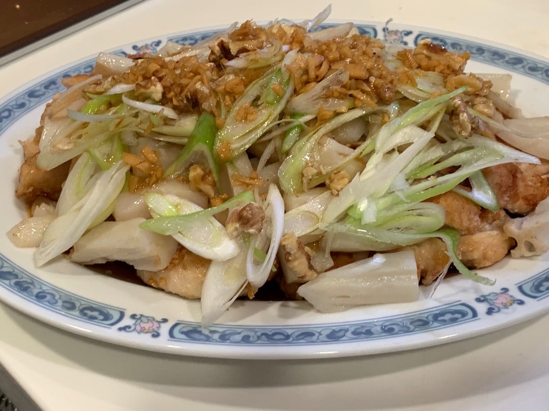 コウケンテツ Koh Kentetsu - やっほー。 ササミのチキンカツさくさくに揚げたった💫カツは縦に並べて油を切るよ浜田陽子先生のスタジオにておかずのクッキングの収録テレビ朝日コウケンテツFacebook