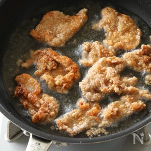 安くてもボリューム満点♡豚こまの竜田揚げ☆新玉ねぎとトマトのさっぱりだしまろサルサ毎日しあわせごはん*