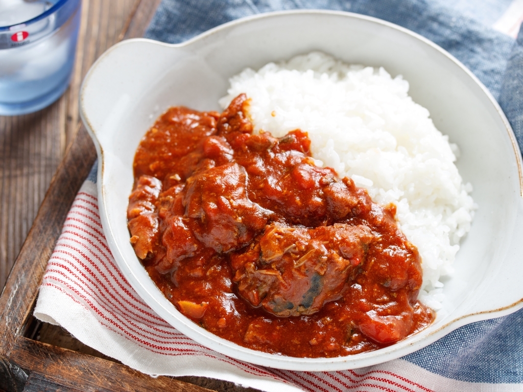 鯖缶で簡単❣️すぐできるお手軽南蛮漬け栄養たっぷりの鯖缶を使って 簡単に南蛮漬けを作りました 鯖缶に片栗粉をまぶして 揚げ焼きにするだけなのでお魚の下処理なども不要で とっても楽ちんです ^^簡単