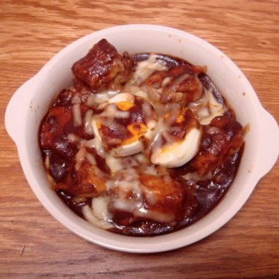 デミグラスハンバーグドリア🫕, 余ったハンバーグをリメイク🍳, ごはん＋ガーリック🧄,ごはんのみでもOK🙆‍♀️ ,好みでバターをプラス🧈, 🔽, デミグラスハンバーグ＋ソース, 🔽, たまご🥚, 🔽, チーズ🧀, 🔽, パセリ🌿, 🔽,重ねて盛り付け🥣, 🔽, オーブントースターで好みの焼き色になるまで焼いたら出来上がり♬,リメイク料理 ハンバーグ ドリア,ランチ チーズたっぷり