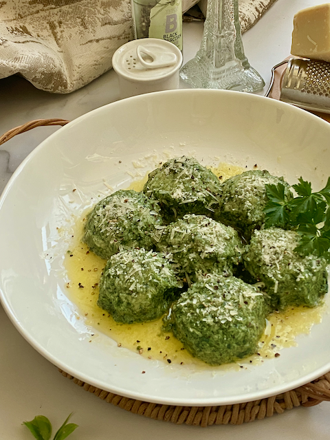 4種のチーズ入り手作りラビオリ