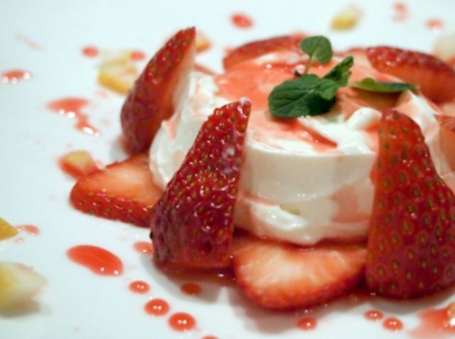 ココナッツヨーグルトのふるふるパンナコッタ