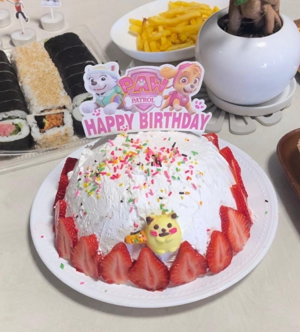 業務スーパーのおすすめ 32 冷凍の「スポンジシート」があれば、手作りお菓子が超簡単！kufura クフラ 小学館公式