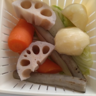 ★お野菜が甘くなる！たっぷり野菜のストウブ蒸し★