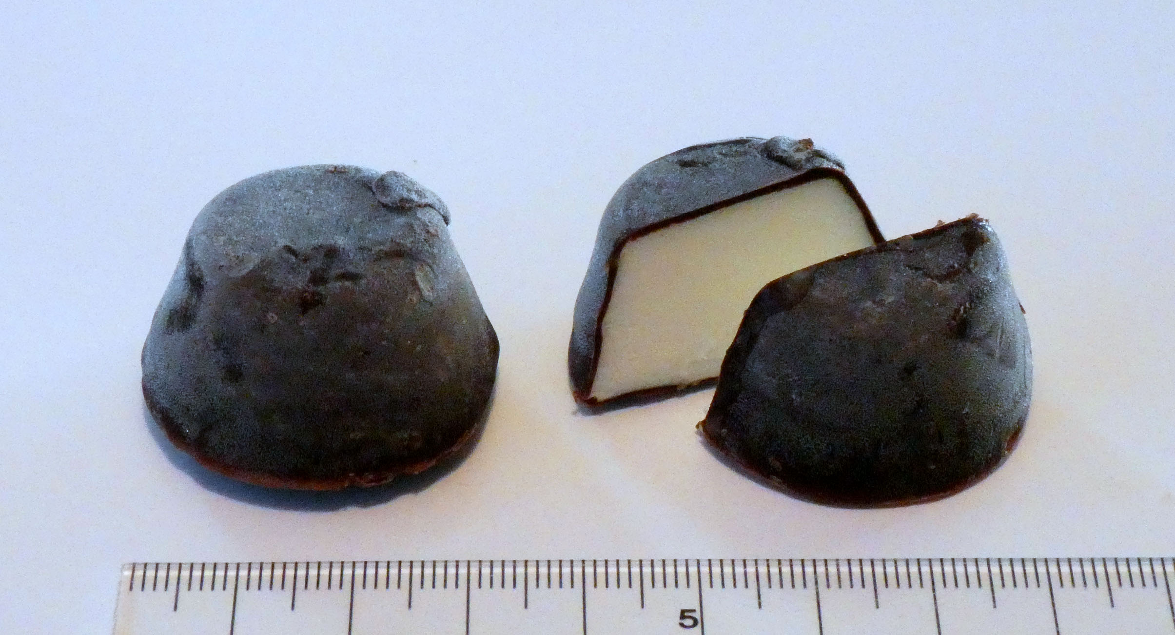 ピノとPARM、実は同じ？ 同じメーカー＆チョコに共通点 真相を聞く