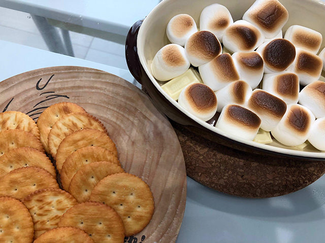 フライパンで作る スモア風マシュマロパンケーキ とろ旨マシュマロが美味しい簡単おやつレシピサンキュ!STYLE