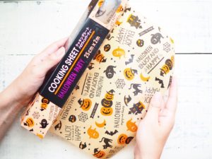 セリア「ハロウィンパーティーアルミホイル クッキングペーパー」