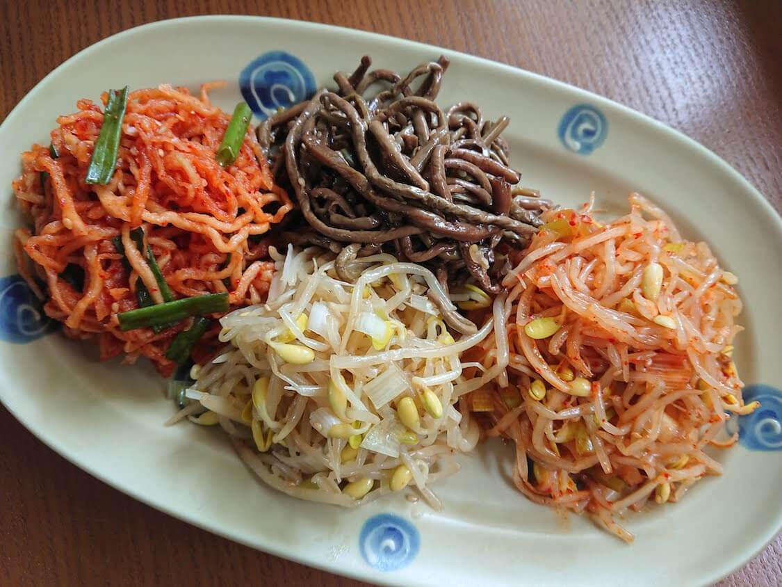 5分で美味しいわかめスープ♪お肉なし韓国レシピ。ダシダやエゴマの調味料＋具カライチ