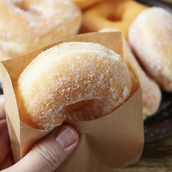 ふわふわ食感がたまらない!イーストドーナツ