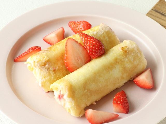 ホイップクリームのせフレンチトースト 写真素材7365318- フォトライブラリ