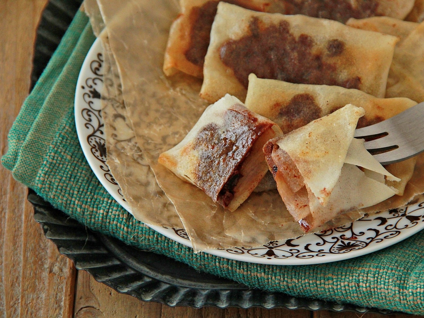 こういうシンプルなのが一番うまいんよ 炙り明太子って昔から知ってたけど、ついに最強の組み合わせを発見フレッシュな大根を、ぐるぐる回しながら丁寧におろし、適度に水分をしぼる 炙った明太子にたっぷり乗せて食べたら、完全にぶっ飛ぶよね〜※くわしいレシピは1つ前