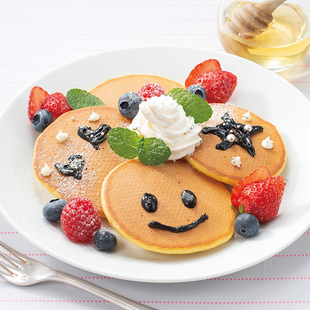 休日に作りたい！米粉のおえかきホットケーキ 生地の固さ調節不要元パティシエの砂糖・油ひかえめおやつ