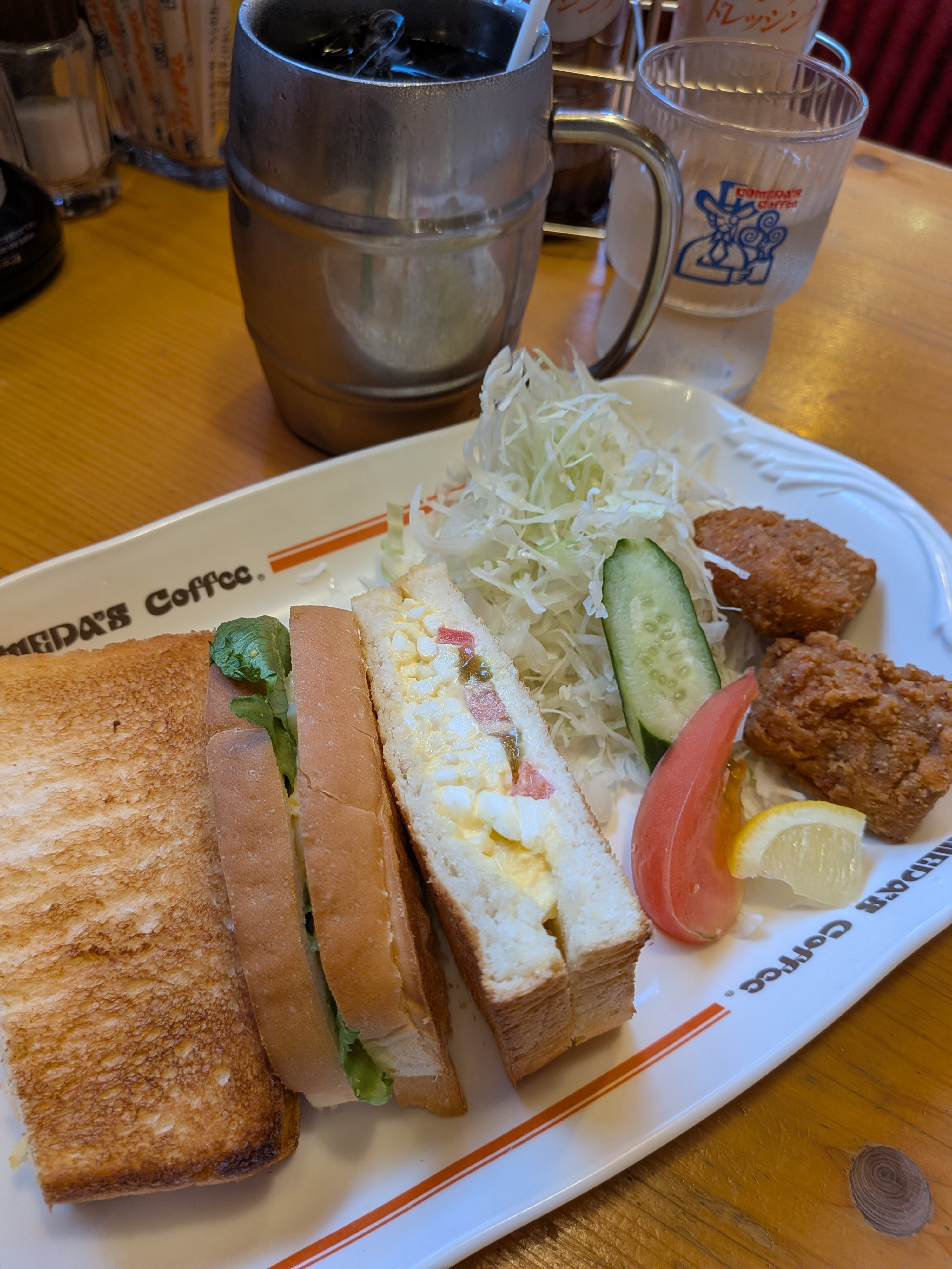 久々のコメダ珈琲でトースト・ハンバーガーのランチは満足! : 函館の飲み食い日記