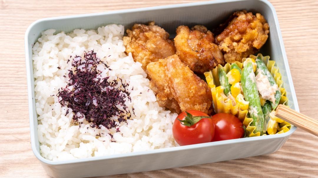 そのまま入れたら食中毒のキケンも。夏場のお弁当作りで“絶対に取り除くべきもの” « 女子SPA