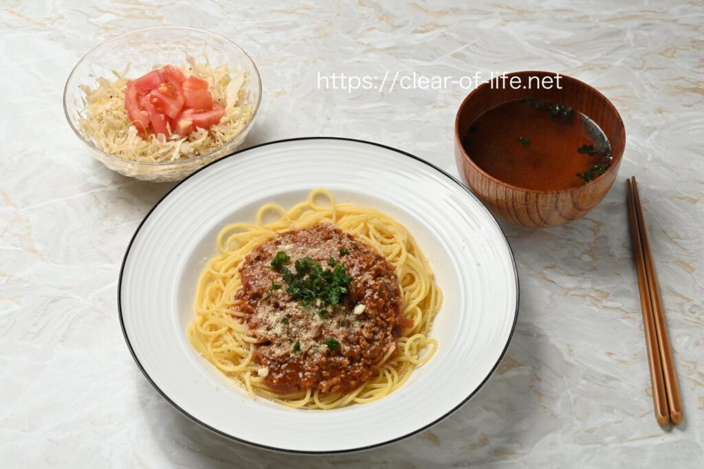 休日のおうちごはんは楽ちんに♪「ミートソーススパゲティ」献立真由美さんの1週間2500円節約レシピ