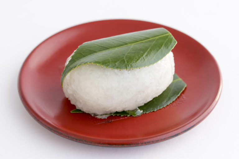 手土産に大人気の和菓子＜紫野和久傳＞「西湖」とは？ 冷たく＆温かくても美味しいれんこん菓子三越伊勢丹の食メディアFOODIE フーディー