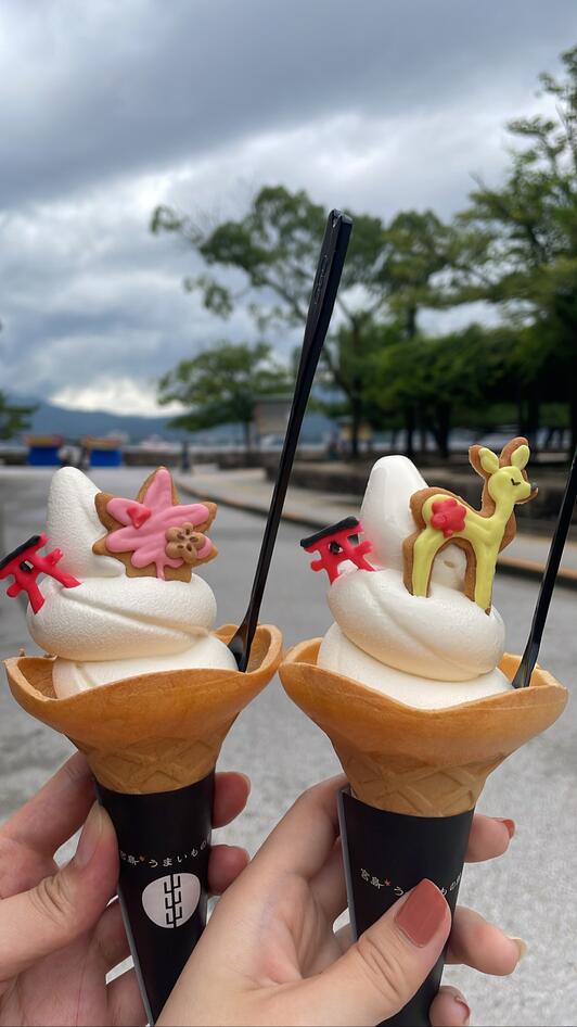 宮島うまいもの館」さんの“クッキーソフト”レンタルきもの みやじま小町 公式 ～世界遺産 宮島で着物・浴衣をレンタルして観光を100倍楽しもう！～宮島で着物・浴衣体験！ 七五三、フォトウェディング