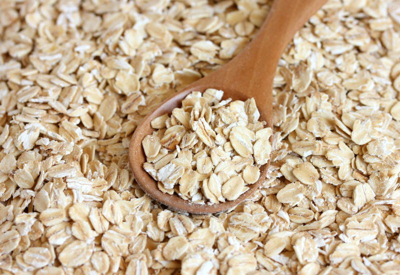 そのままおいしいオートミール「ベイクドオーツ」が初めてリニューアル！加熱調理不要！ミルクやヨーグルトをかけて楽しめる『ベイクドオーツバナナ＆ベリー ナッツ＆シード』カルビー株式会社のプレスリリース