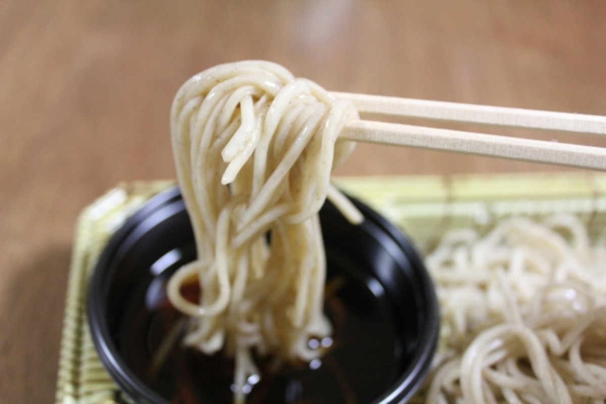 ざるそば」コスパ最強は? セブン・ファミマ・ローソン徹底比較!AppBank