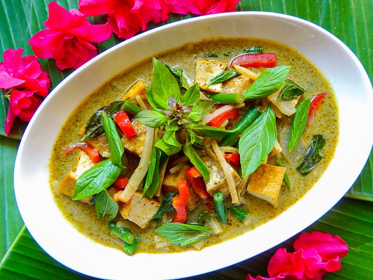 簡単！豚肉のグリーンカレーペースト炒め by 空と雲と。クックパッド簡単おいしいみんなのレシピが392万品