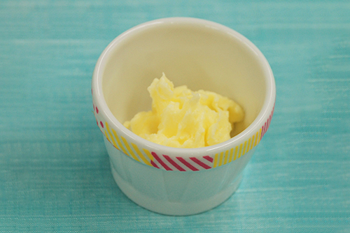 夏休みの自由研究にも 生クリームを振るだけ!絶品手作りバターと「バターミルク」活用術