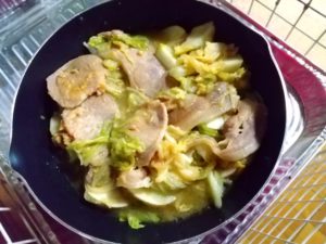 豚肉とキャベツのみそ炒め – 秋田市ごしょの保育園